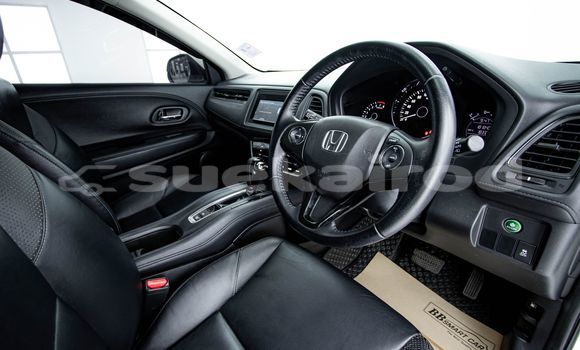 Buy Used Honda HR-V White Car in Bangkok in Bangkok Buy Used Honda HR-V White Car in Bangkok in Bangkok