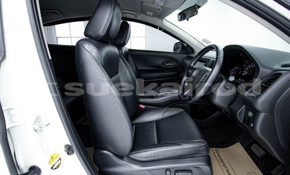 Buy Used Honda HR-V White Car in Bangkok in Bangkok Buy Used Honda HR-V White Car in Bangkok in Bangkok