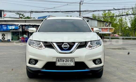 Buy Used Nissan X–Trail White Car in Bangkok in Bangkok