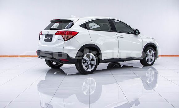 Buy Used Honda HR-V White Car in Bangkok in Bangkok Buy Used Honda HR-V White Car in Bangkok in Bangkok