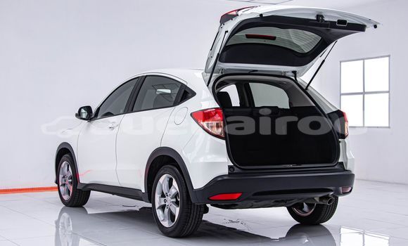 Buy Used Honda HR-V White Car in Bangkok in Bangkok Buy Used Honda HR-V White Car in Bangkok in Bangkok