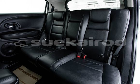 Buy Used Honda HR-V White Car in Bangkok in Bangkok Buy Used Honda HR-V White Car in Bangkok in Bangkok