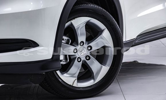 Buy Used Honda HR-V White Car in Bangkok in Bangkok Buy Used Honda HR-V White Car in Bangkok in Bangkok