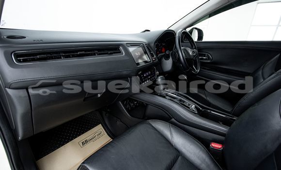 Buy Used Honda HR-V White Car in Bangkok in Bangkok Buy Used Honda HR-V White Car in Bangkok in Bangkok