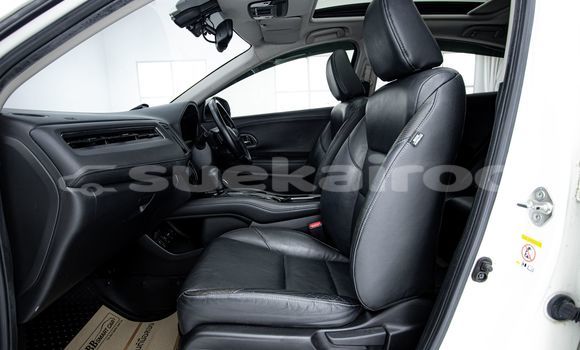 Buy Used Honda HR-V White Car in Bangkok in Bangkok Buy Used Honda HR-V White Car in Bangkok in Bangkok