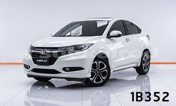Buy Used Honda HR-V White Car in Bangkok in Bangkok Buy Used Honda HR-V White Car in Bangkok in Bangkok