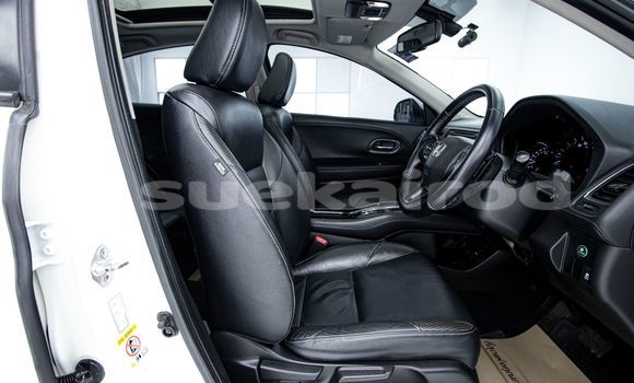 Buy Used Honda HR-V White Car in Bangkok in Bangkok Buy Used Honda HR-V White Car in Bangkok in Bangkok