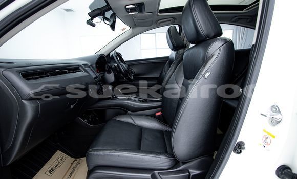 Buy Used Honda HR-V White Car in Bangkok in Bangkok Buy Used Honda HR-V White Car in Bangkok in Bangkok