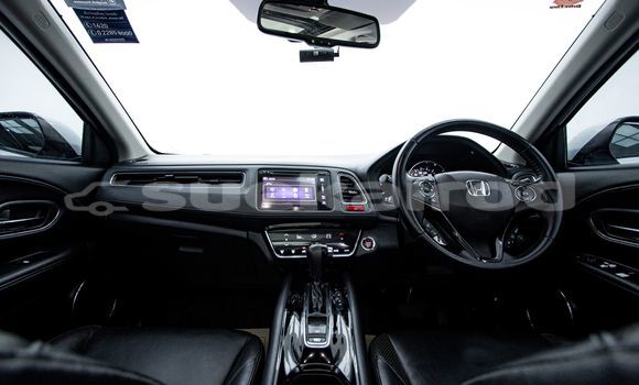 Buy Used Honda HR-V White Car in Bangkok in Bangkok Buy Used Honda HR-V White Car in Bangkok in Bangkok