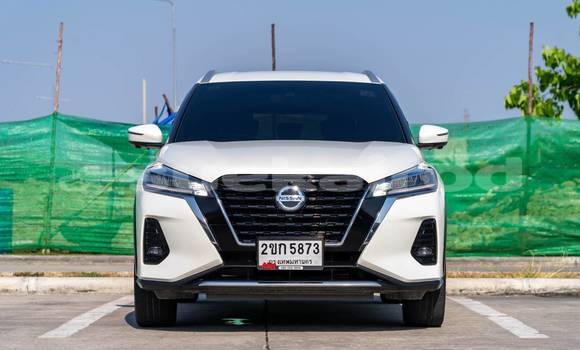 Buy Used Nissan Note White Car in Bangkok in Bangkok