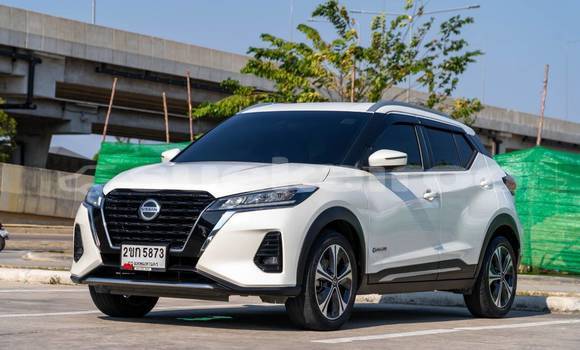 Buy Used Nissan Note White Car in Bangkok in Bangkok Buy Used Nissan Note White Car in Bangkok in Bangkok