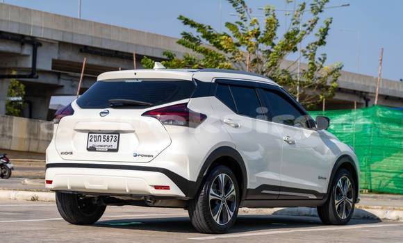 Buy Used Nissan Note White Car in Bangkok in Bangkok Buy Used Nissan Note White Car in Bangkok in Bangkok