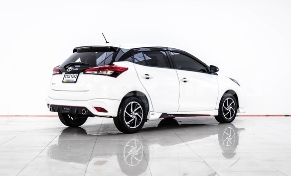 Buy Used Toyota Yaris Ativ White Car in Bangkok in Bangkok Buy Used Toyota Yaris Ativ White Car in Bangkok in Bangkok