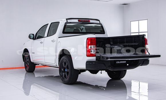 Buy Used Chevrolet Colorado White Car in Bangkok in Bangkok Buy Used Chevrolet Colorado White Car in Bangkok in Bangkok