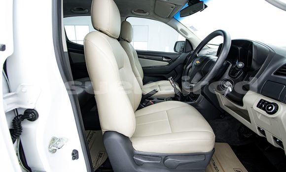 Buy Used Chevrolet Colorado White Car in Bangkok in Bangkok Buy Used Chevrolet Colorado White Car in Bangkok in Bangkok