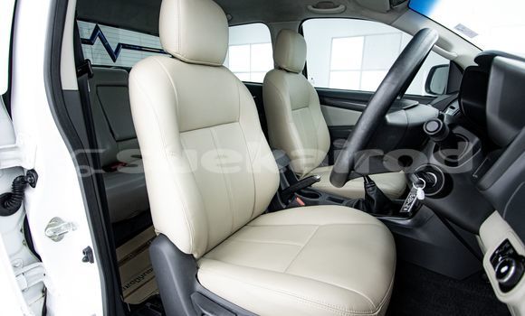 Buy Used Chevrolet Colorado White Car in Bangkok in Bangkok Buy Used Chevrolet Colorado White Car in Bangkok in Bangkok