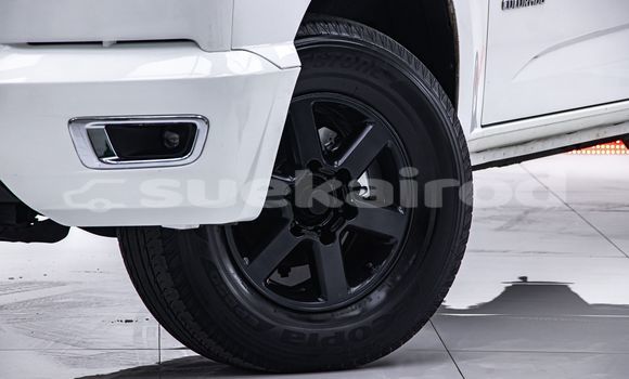 Buy Used Chevrolet Colorado White Car in Bangkok in Bangkok Buy Used Chevrolet Colorado White Car in Bangkok in Bangkok