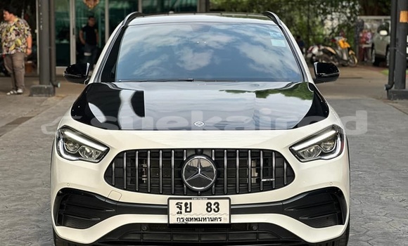 Buy Used Mercedes-Benz GLA-klasse White Car in Bangkok in Bangkok