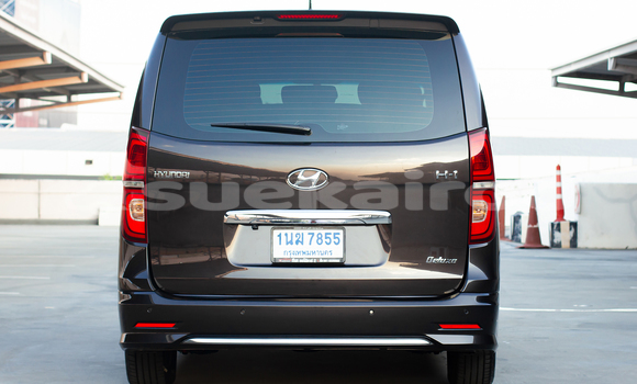 Buy Used Hyundai H1 Brown Car in Bangkok in Bangkok Buy Used Hyundai H1 Brown Car in Bangkok in Bangkok