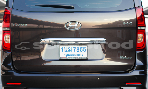 Buy Used Hyundai H1 Brown Car in Bangkok in Bangkok Buy Used Hyundai H1 Brown Car in Bangkok in Bangkok