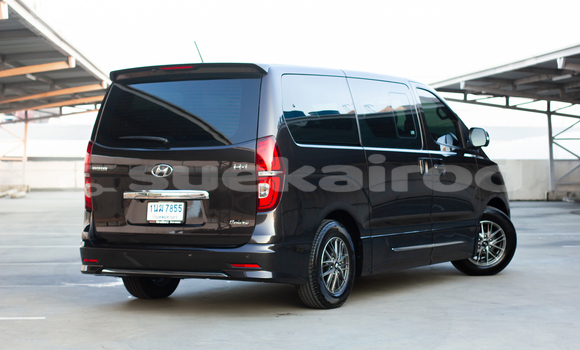 Buy Used Hyundai H1 Brown Car in Bangkok in Bangkok Buy Used Hyundai H1 Brown Car in Bangkok in Bangkok