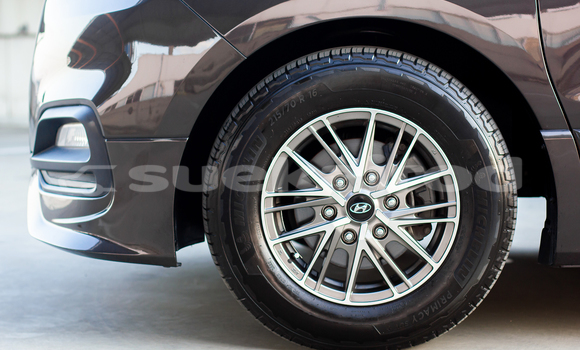 Buy Used Hyundai H1 Brown Car in Bangkok in Bangkok Buy Used Hyundai H1 Brown Car in Bangkok in Bangkok