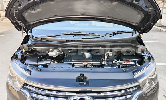 Buy Used Hyundai H1 Brown Car in Bangkok in Bangkok Buy Used Hyundai H1 Brown Car in Bangkok in Bangkok