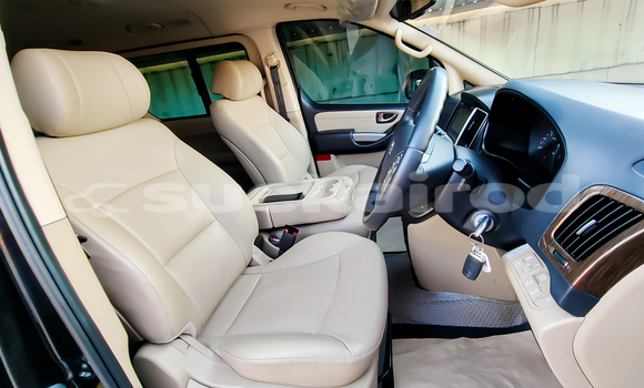 Buy Used Hyundai H1 Brown Car in Bangkok in Bangkok Buy Used Hyundai H1 Brown Car in Bangkok in Bangkok