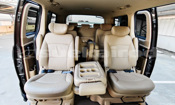 Buy Used Hyundai H1 Brown Car in Bangkok in Bangkok Buy Used Hyundai H1 Brown Car in Bangkok in Bangkok