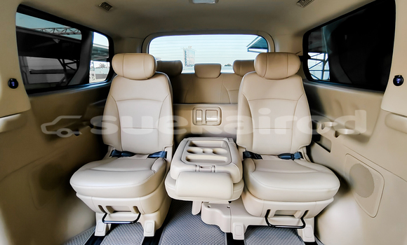 Buy Used Hyundai H1 Brown Car in Bangkok in Bangkok Buy Used Hyundai H1 Brown Car in Bangkok in Bangkok