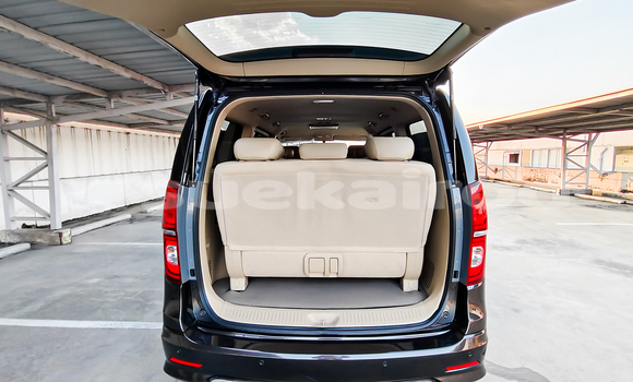 Buy Used Hyundai H1 Brown Car in Bangkok in Bangkok Buy Used Hyundai H1 Brown Car in Bangkok in Bangkok