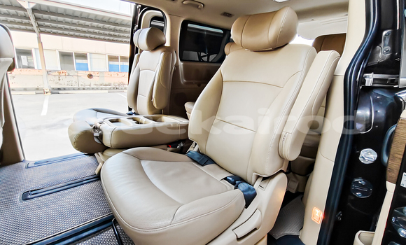 Buy Used Hyundai H1 Brown Car in Bangkok in Bangkok Buy Used Hyundai H1 Brown Car in Bangkok in Bangkok