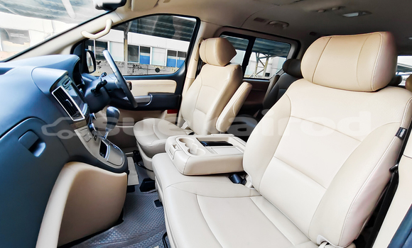 Buy Used Hyundai H1 Brown Car in Bangkok in Bangkok Buy Used Hyundai H1 Brown Car in Bangkok in Bangkok