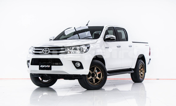 ซื้อ รถมือสอง Toyota Hiluxe Revo ขาว รถยนต์ ใน %{เมือง} ใน กรุงเทพมหานคร