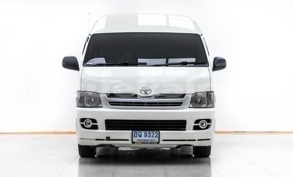Buy Used Toyota Commuter White Car in Bangkok in Bangkok Buy Used Toyota Commuter White Car in Bangkok in Bangkok