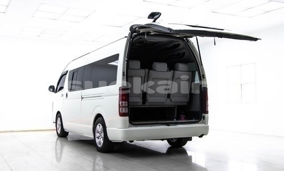 ซื้อ รถมือสอง Toyota Commuter ขาว รถยนต์ ใน %{เมือง} ใน กรุงเทพมหานคร ซื้อ รถมือสอง Toyota Commuter ขาว รถยนต์ ใน %{เมือง} ใน กรุงเทพมหานคร