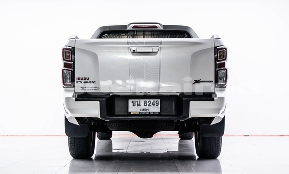 Buy Used Isuzu D–MAX White Car in Bangkok in Bangkok Buy Used Isuzu D–MAX White Car in Bangkok in Bangkok