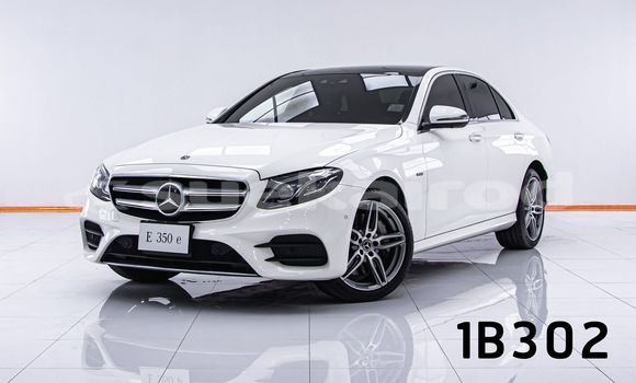 Buy Used Mercedes-Benz E-Classe White Car in Bangkok in Bangkok