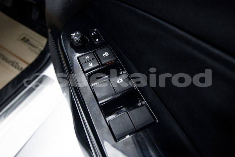 Big with watermark toyota yaris bangkok bangkok 70191