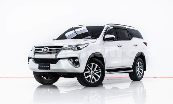 Buy Used Toyota Fortuner White Car in Bangkok in Bangkok