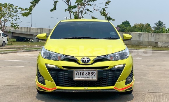 ซื้อ รถมือสอง Toyota Yaris Ativ เขียว รถยนต์ ใน %{เมือง} ใน กรุงเทพมหานคร