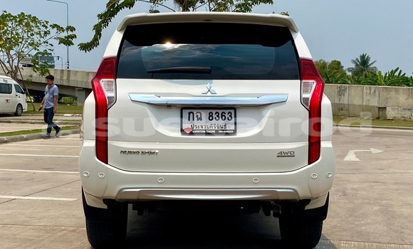 Buy Used Mitsubishi Pajero White Car in Bangkok in Bangkok Buy Used Mitsubishi Pajero White Car in Bangkok in Bangkok