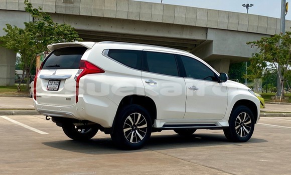 Buy Used Mitsubishi Pajero White Car in Bangkok in Bangkok Buy Used Mitsubishi Pajero White Car in Bangkok in Bangkok