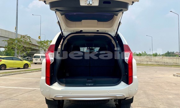 Buy Used Mitsubishi Pajero White Car in Bangkok in Bangkok Buy Used Mitsubishi Pajero White Car in Bangkok in Bangkok