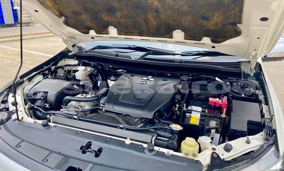 Buy Used Mitsubishi Pajero White Car in Bangkok in Bangkok Buy Used Mitsubishi Pajero White Car in Bangkok in Bangkok