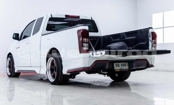 Buy Used Isuzu D-Max White Car in Bangkok in Bangkok Buy Used Isuzu D-Max White Car in Bangkok in Bangkok