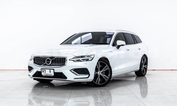 Buy Used Volvo V60 White Car in Bangkok in Bangkok Buy Used Volvo V60 White Car in Bangkok in Bangkok