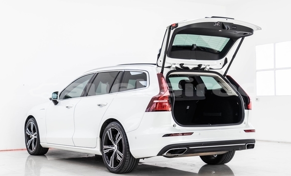 Buy Used Volvo V60 White Car in Bangkok in Bangkok Buy Used Volvo V60 White Car in Bangkok in Bangkok
