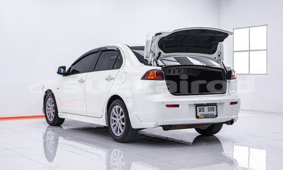 Buy Used Mitsubishi Lancer White Car in Bangkok in Bangkok Buy Used Mitsubishi Lancer White Car in Bangkok in Bangkok