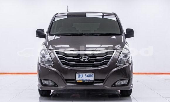 ซื้อ รถมือสอง Hyundai H1 สีน้ำตาล รถยนต์ ใน %{เมือง} ใน กรุงเทพมหานคร